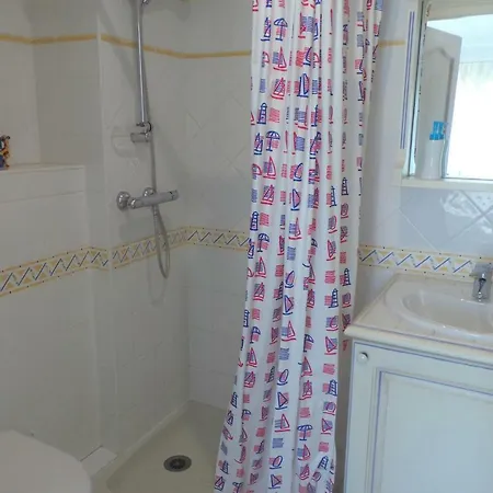 Lägenhet Spacious And Bright Flat Downtown And Beaches - Swimming Pool