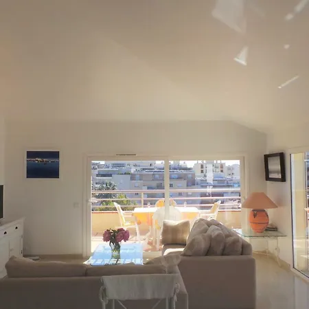 Spacious And Bright Flat Downtown And Beaches - Swimming Pool Lägenhet *