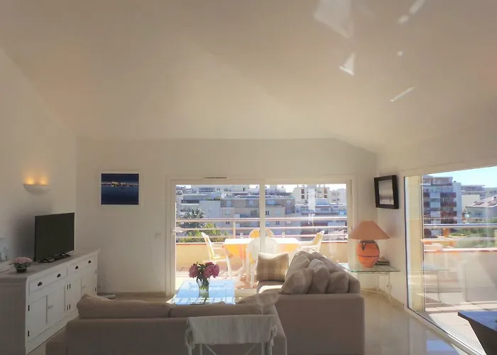 Spacious And Bright Flat Downtown And Beaches - Swimming Pool Lejlighed *